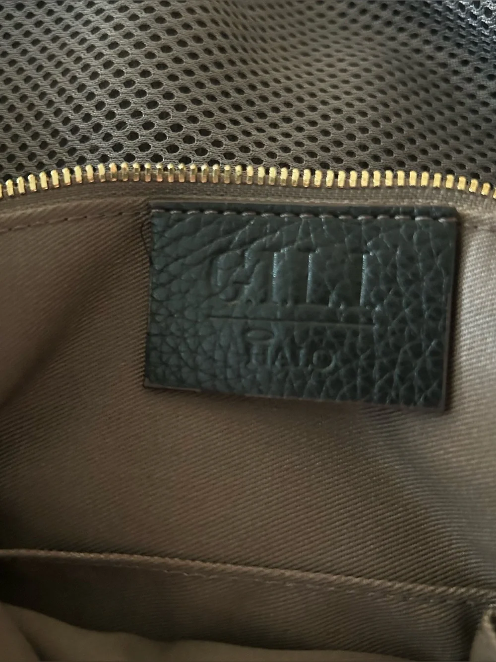 G.I.L.I. Gili Halo got it love it Halo BLACK Leather Crossbody